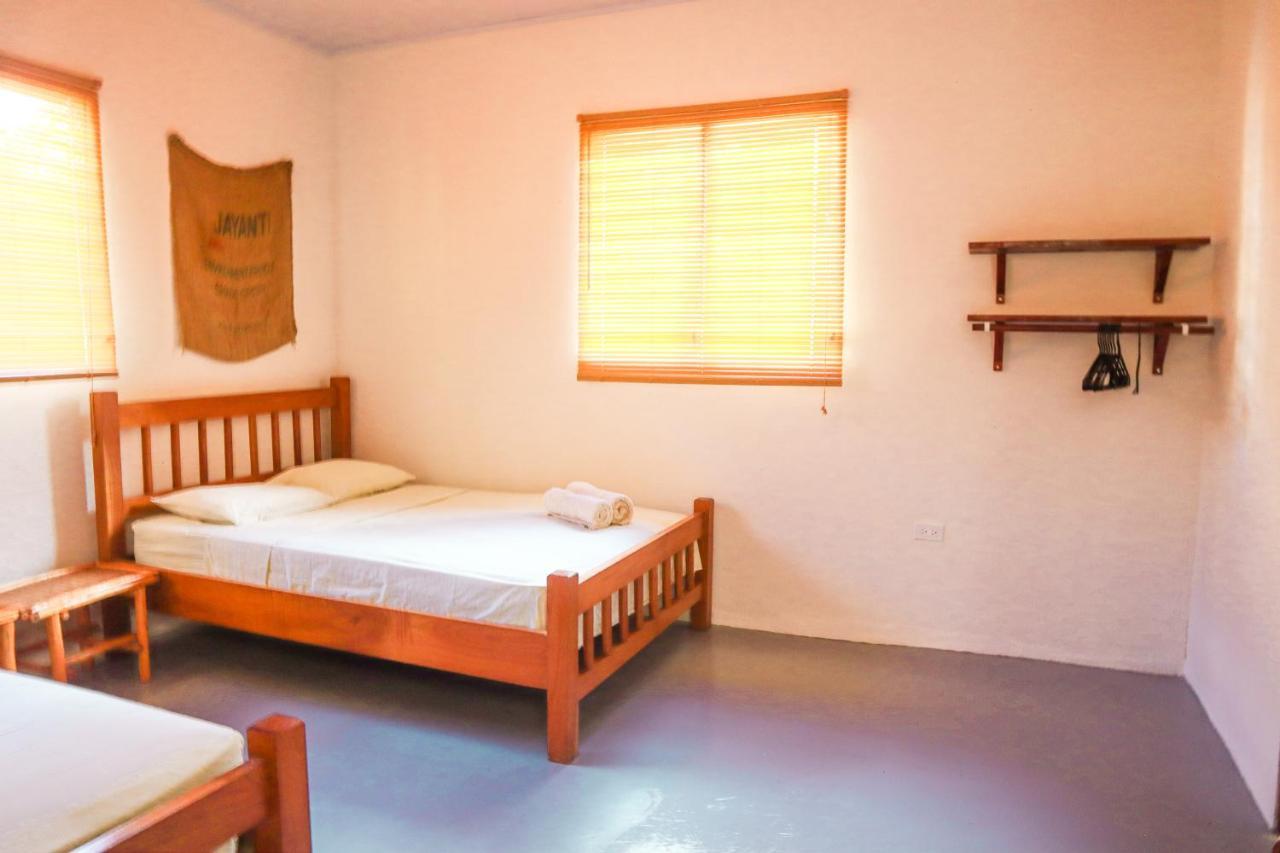 Готель El Ranchito Surfcamp Pedregal Екстер'єр фото